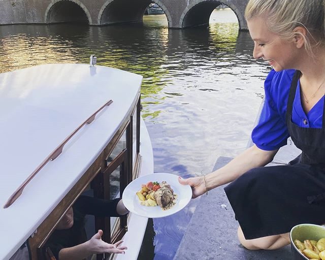 Dine & Cruise with Amsterdam Private Boat!