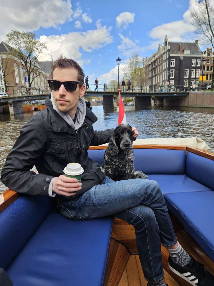 amsterdam canal cruise dog allowed