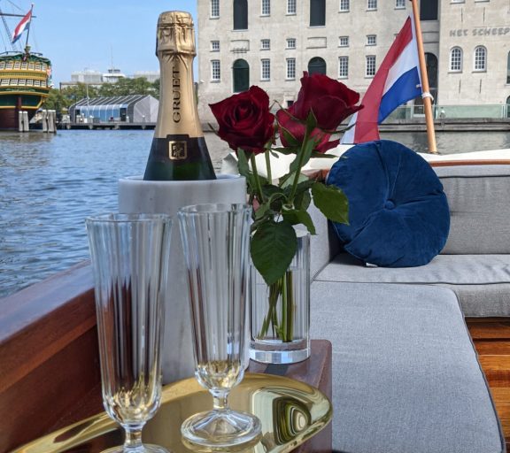 Private romantic tour on the Amsterdam canals