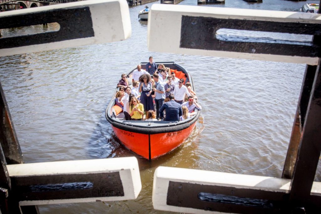 party canal tour in amsterdam with friends
