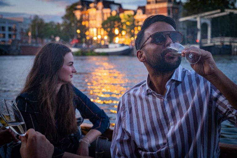 evening canal tour amsterdam