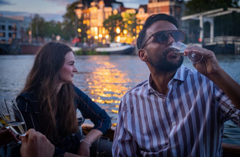 evening canal tour amsterdam