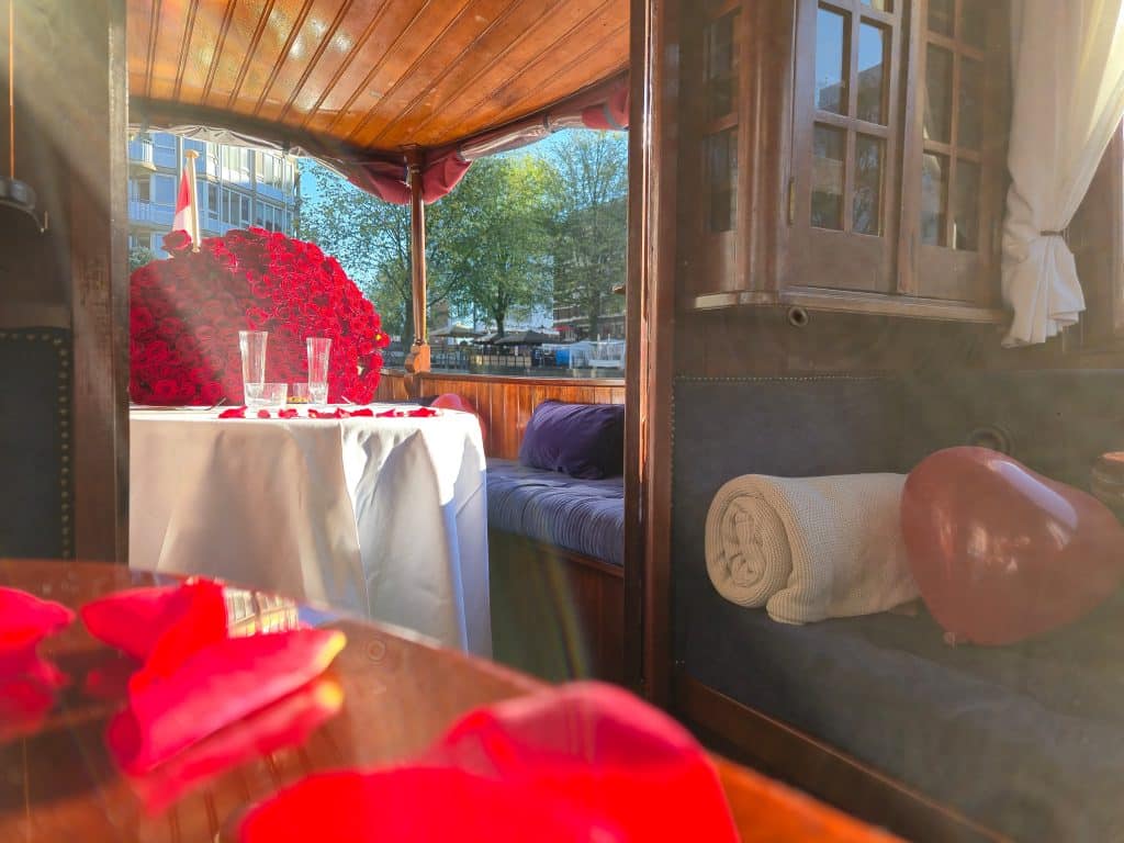 roantic wedding proposal on a boat amsterdam