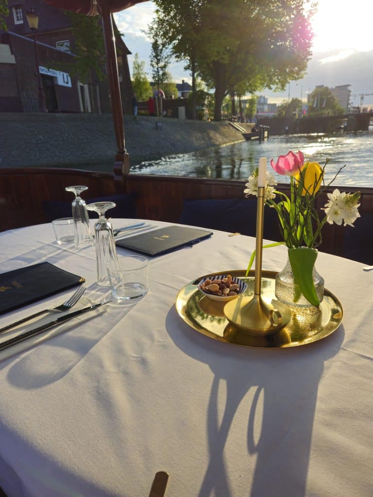 private dinner saloon boat amsterdam
