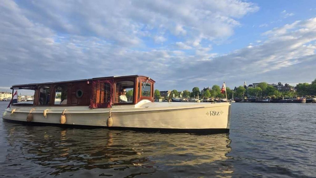 private boat ritz amsterdam