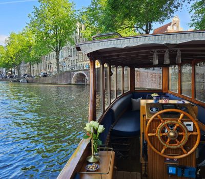 grachtenfahrt amsterdam halboffenes salonboot