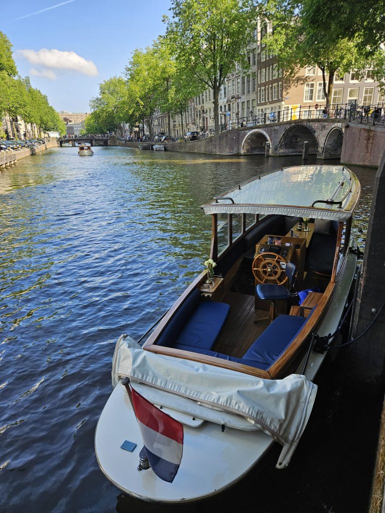 undine private canal boat amsterdam