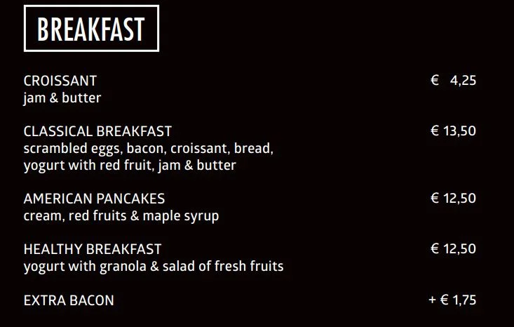 Opciones de carne y vegetarianas para el crucero de desayuno.