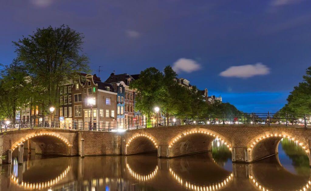 Night Views: Amsterdam's Bridges Illuminated