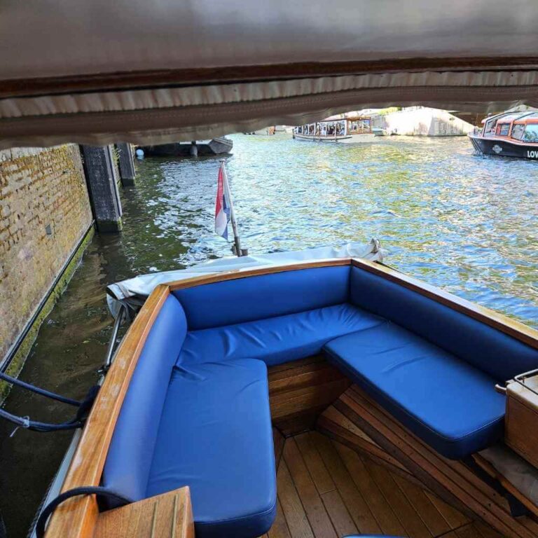 ウンディーネの座席エリア