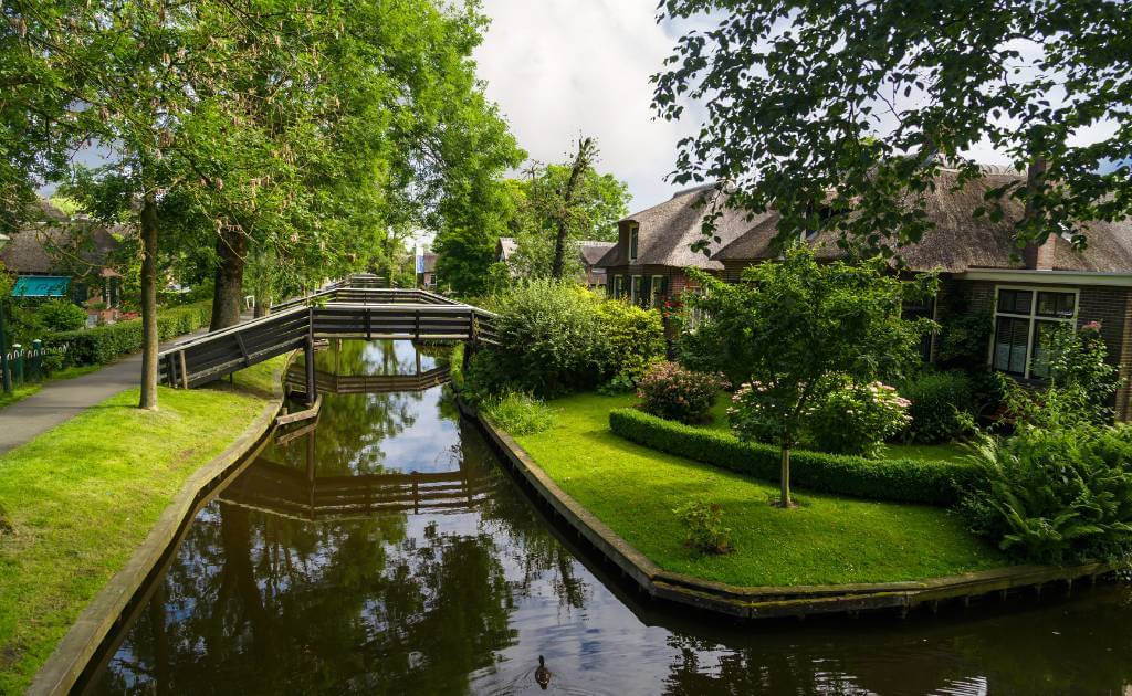 Best Time to Visit Giethoorn