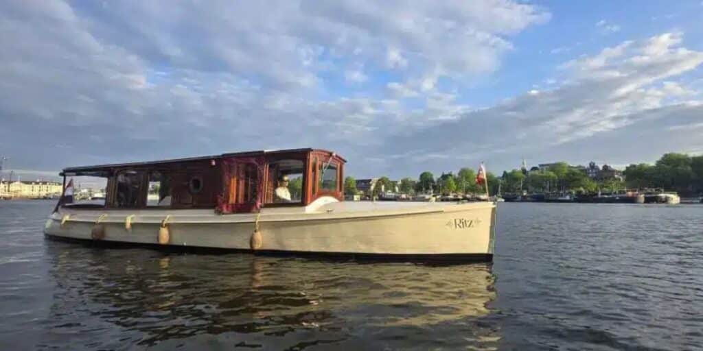 Ritz Dutch Classic Wooden Saloon Boat from 1915