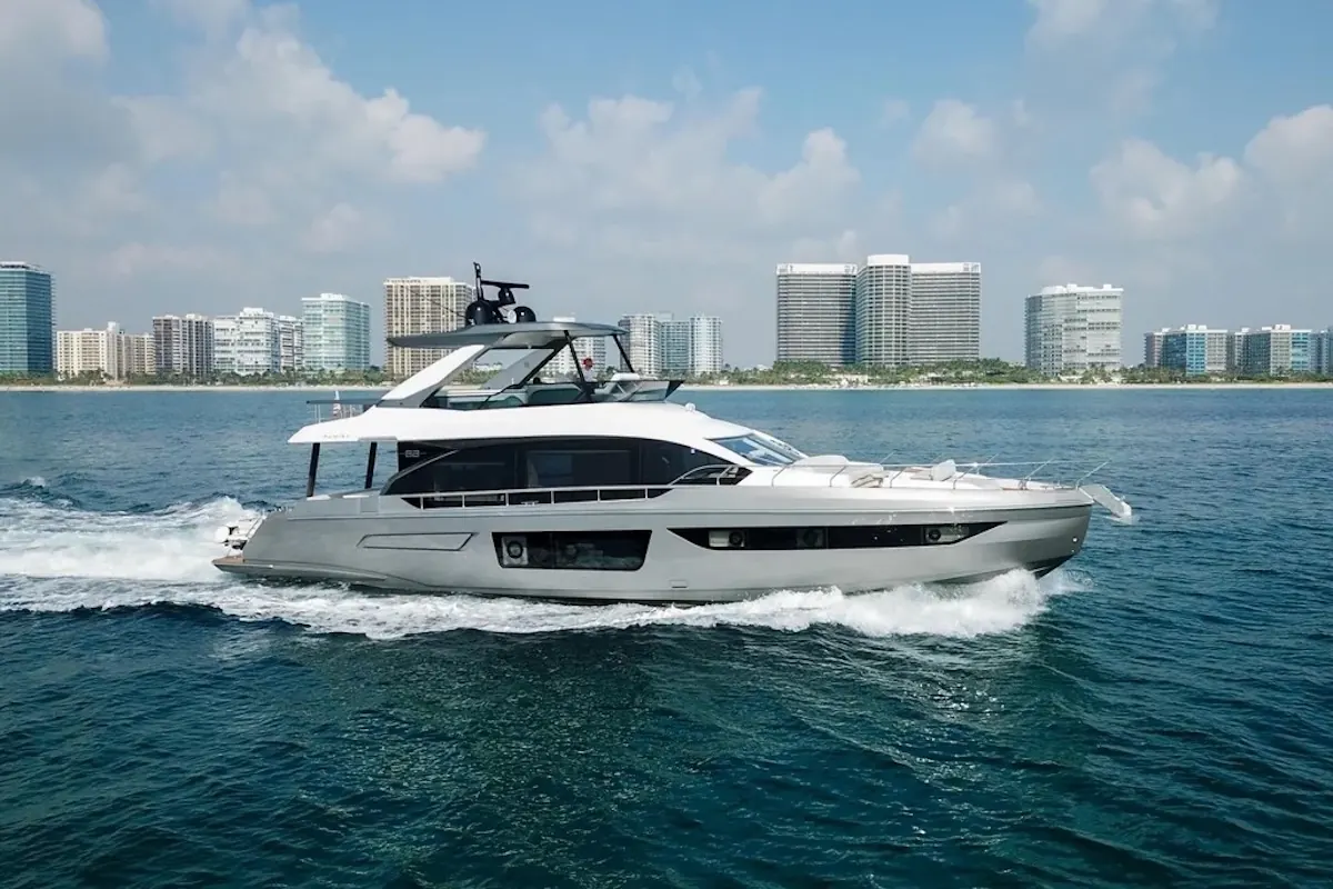 70' Azimut Fly \