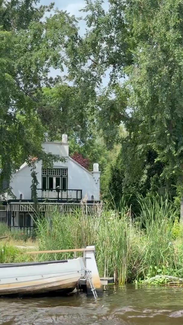 Countryside Amstel River cruise from Amsterdam