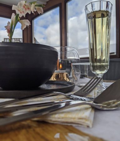 Dinercruise bij een lokaal restaurant